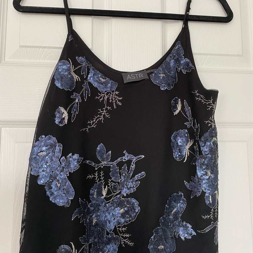 ASTR Black Sequin Floral Flowy Tank Top Blouse